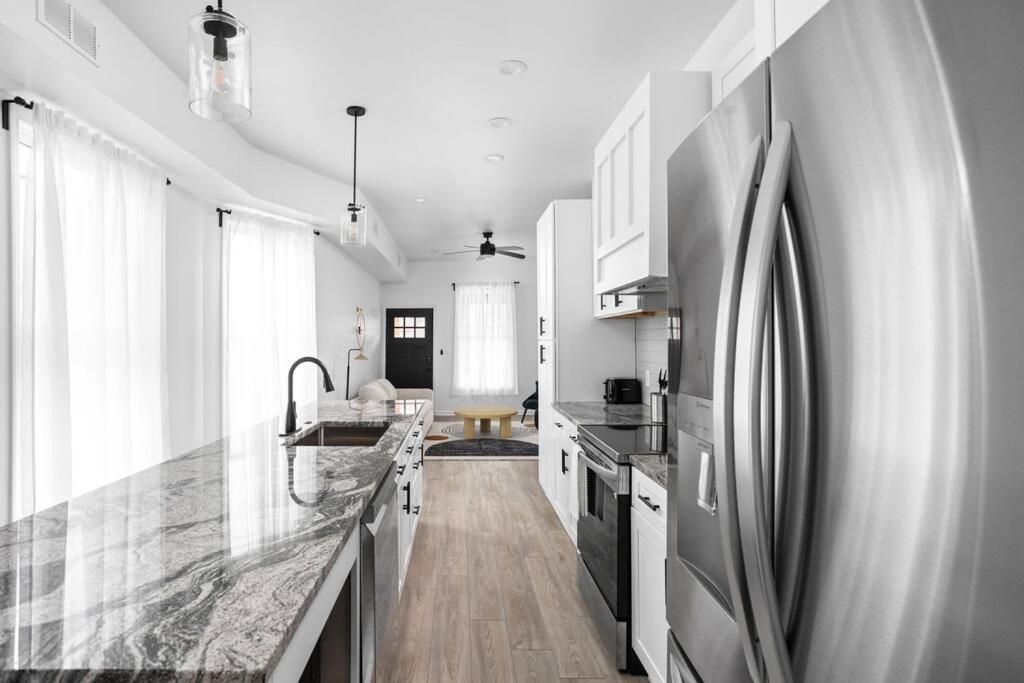 Cozysuites 3Br Arsenal Heights Indy Индианаполис Экстерьер фото